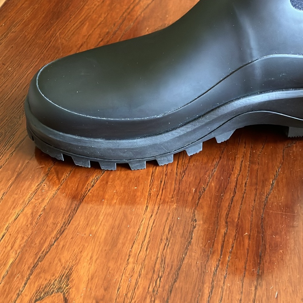 Hunter mid explorer rain boots! Gently used - Picture 5 of 11